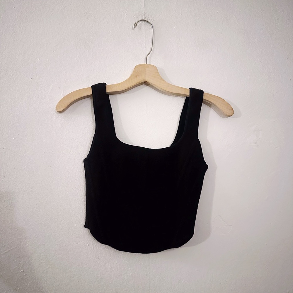 Aritzia Wilfred Sculpt Knit Squareneck Cropped Ribbed Tank Top Black - Picture 2 of 6